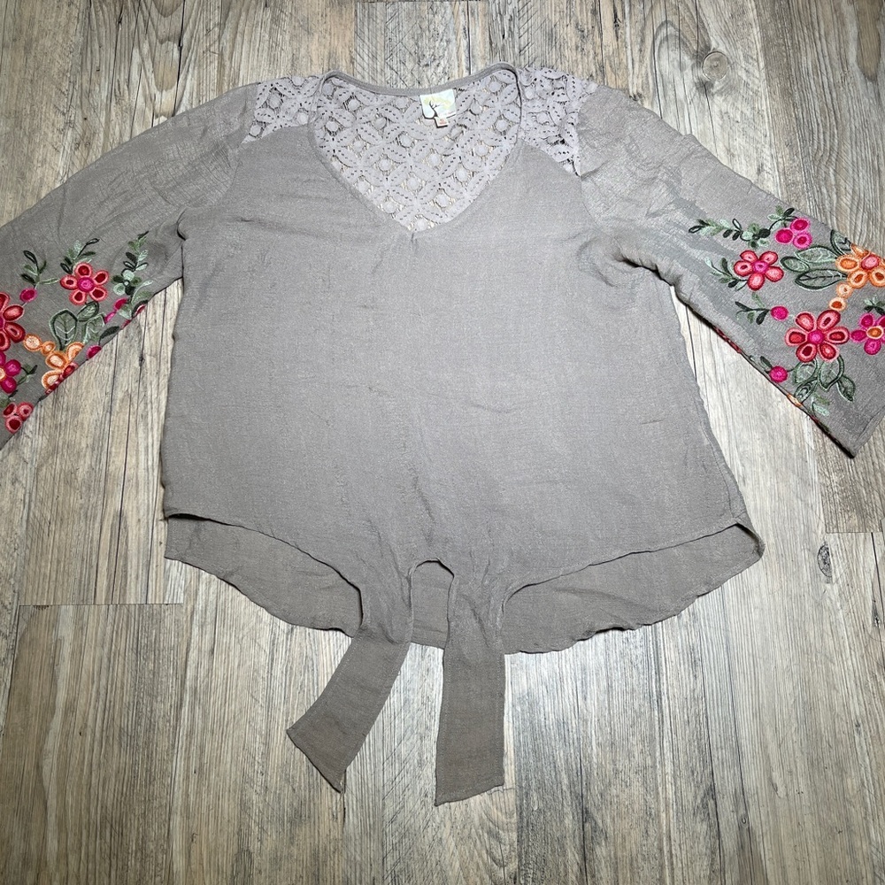 Anthropologie Fig & Flower Floral Embroidered Lace Tie Front Blouse Boho SIZE: S